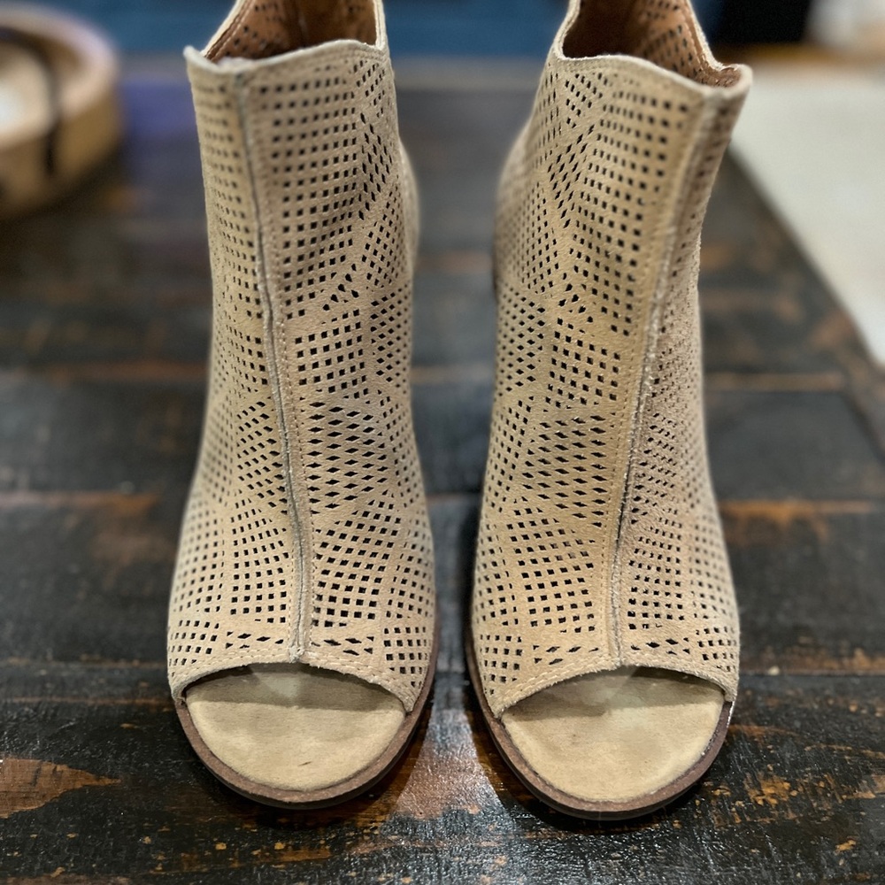 Lucky Brand Vacob Suede Perforated Ankle Boots